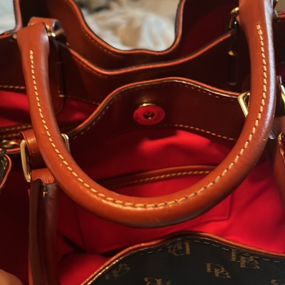 Gretta Brenna Dooney and Burke handbag! - Picture 3 of 4
